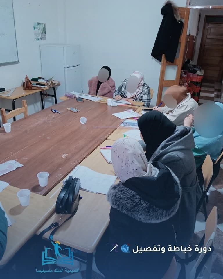 خ3
